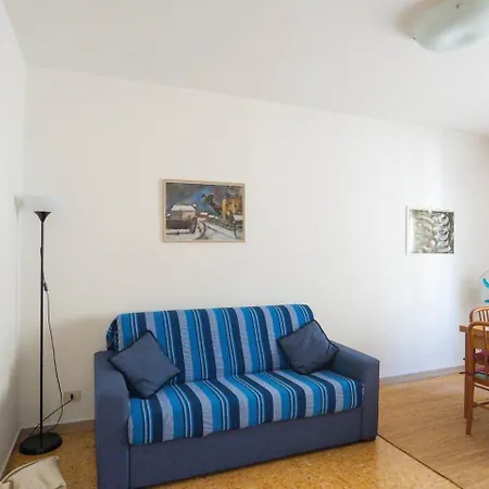 Radio Apartment